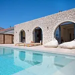 White Arch Villa Ajía Effimía