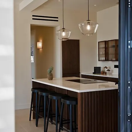 White Arch ヴィラ