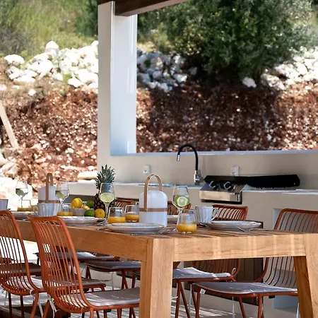 White Arch ヴィラ *